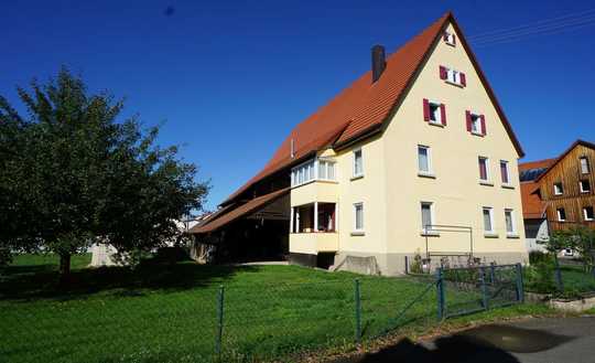 Geräumiges Bauernhaus mit Scheune
