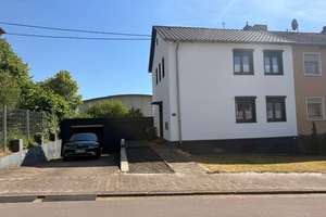Gepflegtes Einfamilienhaus zu verkaufen