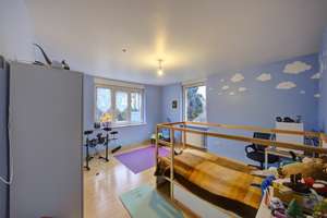 Zwei Generationen unter einem Dach oder Eigenheim mit Kapitalanlage? – Die vollständige Adresse der Immobilie erhältst du vom Anbieter., 90451 Röthenbach Ost, Nürnberg – Vorschaubild 9