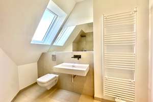 Lichtdurchflutete 4-Zi.-Dachgeschosswohnung mit sonniger Terrasse - Eine Oase der Ruhe! – 10823 Schöneberg, Berlin – Vorschaubild 18