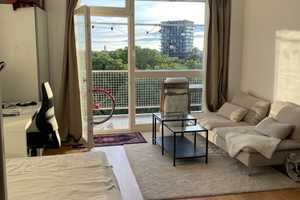 Schöne 1-Zimmer-Wohnung mit Balkon und EBK in Berlin – Bartningallee 2, 10557 Berlin – Vorschaubild 1