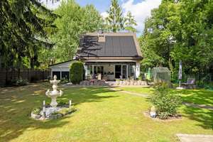 Zukunftssicheres Einfamilienhaus mit Photovoltaik, Wärmepumpe und sonnigem Südwestgarten