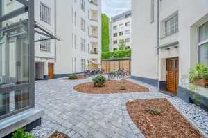 4-Zimmer-Altbau mit großem Sonnenbalkon, Parkett und Stuck zur Eigennutzung – Berlin – Vorschaubild 9