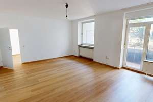 Helle geräumige 3 Zimmer mit großem Wohnzimmer – Die vollständige Adresse der Immobilie erhältst du vom Anbieter., 40225 Bilk, Düsseldorf – Vorschaubild 1
