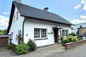 Attraktives ZFH mit Einliegerwohnung – Hochsauerlandkreis – Vorschaubild 1