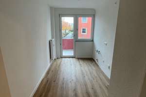 ✨Frisch renovierte 2-Zimmer Wohnung im 3. OG mit Balkon in Pforzheim Innenstadt✨ – Theaterstraße 9, 75175 Oststadt, Pforzheim – Vorschaubild 2