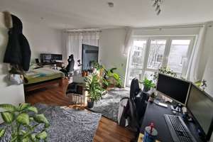 Gepflegte 1-Zimmer-Wohnung mit EBK, Balkon und TG-Stellplatz in Wiesbaden – Norderneyer Straße 7, 65199 Dotzheim, Wiesbaden – Vorschaubild 1