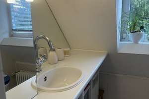 Möblierte 65  m² Dachwohnung mit Balkon in München-Sendling-Westpark, nur an eine Person – Waxensteinstrasse 34, 81377 Am Waldfriedhof, München – Vorschaubild 7