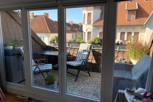 Wohnen über den Dächern der List: 3-Zimmer-Dachgeschosswohnung mit Dachloggia
