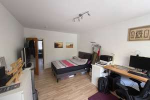 Helle 1-Zimmer-Wohnung mit Balkon in zentraler, aber ruhiger Lage in Köln-Holweide! – Isolanistr. 14, 51067 Holweide, Köln – Vorschaubild 2