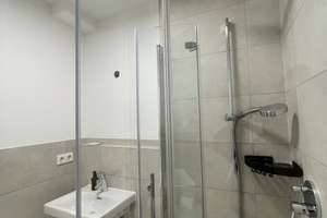 Helle 4 Zimmer Helle 4 Zimmer  Wohnung - Loggia mit Ausblick über ruhigen grünen Innenhof – Watzmannstraße 4, 81541 Obergiesing, München – Vorschaubild 12