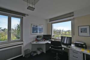 Panorama-Platz :) Freistehendes, großformatiges Einfamilienhaus mit Traumblick in Isenbügel – Die vollständige Adresse der Immobilie erhältst du vom Anbieter., 42579 Heiligenhaus – Vorschaubild 6
