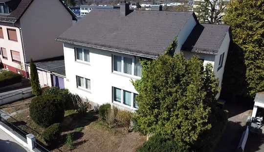 Bild von Zweifamilienhaus mit 160m² Wohnfläche und großem Garten