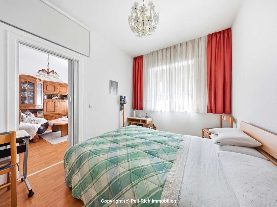 Schlafzimmer Vorderhaus EG