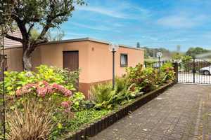 Stadtvilla mit 2 Wohneinheiten mit Garten, 3 Garagen und viel Potential – Ostalbkreis – Vorschaubild 23