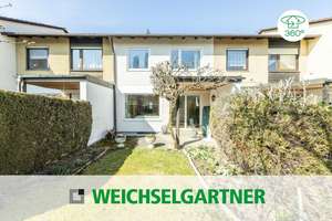 Gepflegtes Reihenmittelhaus mit nahezu uneinsehbarem Garten und Tiefgaragen-Einzelstellplatz – Die vollständige Adresse der Immobilie erhältst du vom Anbieter., 81929 Englschalking, München – Vorschaubild 1