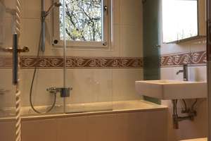 Bestlage am Hofgarten, 3-Zi., 90qm, edles Parkett, Balkon, EBK, Aufzug, Gge., v. Privat – Jägerhofstr. 25, 40479 Pempelfort, Düsseldorf – Vorschaubild 6