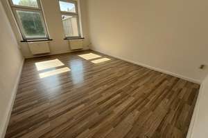 3.OG / Modernes Laminat - frei ab 1.10.26  - Großer Balkon an der Küche – Jahnstraße 39, 9126 Lutherviertel, Chemnitz – Vorschaubild 8
