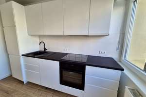 Attraktive 3-Zimmer Wohnung im 3. OG mit Balkon in Karlsruhe-Mühlburg – Nuittstr 2, 76185 Mühlburg, Karlsruhe – Vorschaubild 2