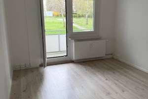 Schöne helle 4-Raum Wohnung mit Balkon & Badewanne – Bernsdorfer Str. 168, 9126 Bernsdorf, Chemnitz – Vorschaubild 2