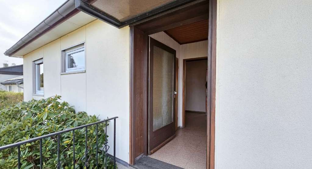 Immobilie in Zell (Mosel) - Wohnen auf einer Ebene-Kleines Einfamilienhaus mit Garage und Garten in guter Wohnlage von Zell/Barl - Bild 3