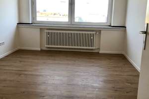 Moderne 3-Zimmer-Wohnung mit Aufzug, EBK & Waschmaschine – Uni-/Innenstadtnah – Viehofer Platz 10, 45127 Stadtkern, Essen – Vorschaubild 11