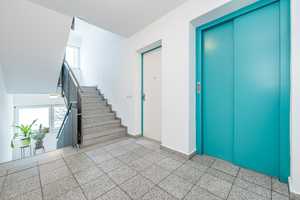 Stilvoll wohnen: Vermietete 3-Zimmer-Oase mit Loggia und bequemem Aufzug – Berlin – Vorschaubild 5