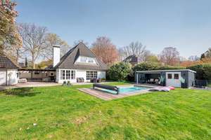 Haus am Pool. – Die vollständige Adresse der Immobilie erhältst du vom Anbieter., 22397 Wohldorf-Ohlstedt, Hamburg – Vorschaubild 1