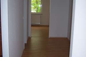 Große Familien mit WBS Willkommen - 4 Zimmerwohnung mit Balkon in Wolfsburg – Rosemeyerstr. 12, 38444 Heiligendorf, Wolfsburg – Vorschaubild 3