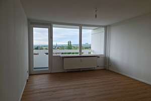 Schöne 2.5-Zimmer-Wohnung mit Balkon und EBK in Mainz Gonsenheim – Elsa-Brändström-Straße 3, 55124 Gonsenheim, Mainz – Vorschaubild 3