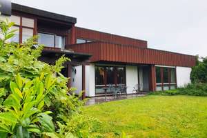 Charmantes, großzügiges Wohnhaus in Hengersberg mit viel Potenzial. – Die vollständige Adresse der Immobilie erhältst du vom Anbieter., 94491 Hengersberg – Vorschaubild 1