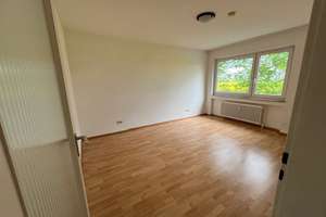 Attraktive 3,5-Zimmer-Wohnung mit Balkon, Klimaanlage & Tiefgarage in Köln-Weiden – Freiburger Str. 23, 50858 Weiden, Köln – Vorschaubild 7