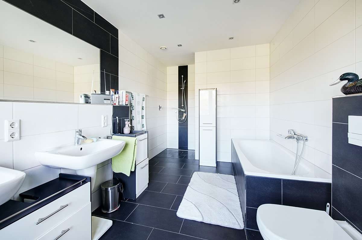 Immobilie in Helmenzen - Exklusives und besonders hochwertig ausgestattetes Zweifamilienhaus in Ortslage; barrierefrei - Bild 5