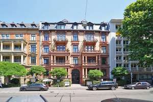 Beautifully Restored Historic Apartment – Prime Location, Balcony & Parking | WAGNER IMMOBILIEN