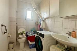 Vermietete 2-Zimmer-Wohnung mit EBK, Balkon, Aufzug und Bodenkammer // Kiel-Dietrichsdorf – Braunsberger Weg 10, 24149 Neumühlen-Dietrichsdorf, Kiel – Vorschaubild 12