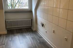 Singles aufgepasst! Schnuckeliges renoviertes Dachgeschoss! – Bismarckstr. 99, 46047 Borbeck, Oberhausen – Vorschaubild 4