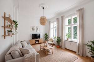 Charmante 2-Zimmer-Wohnung mit Stuck in Prenzlauer Berg – Die vollständige Adresse der Immobilie erhältst du vom Anbieter., 10439 Prenzlauer Berg, Berlin – Vorschaubild 1