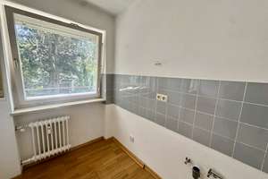 München-Blumenau: Ruhige, helle 2-Zimmer-Wohnung mit Küche, Bad/WC und großem Südbalkon – Flemischweg 23, 80689 Blumenau, München – Vorschaubild 4