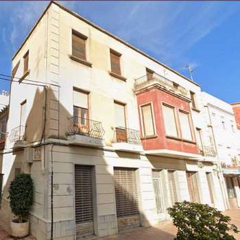 Großes renovierungsbedürftiges Stadthaus · 561m² · 3 Stockwerke · Gandia Zentrum