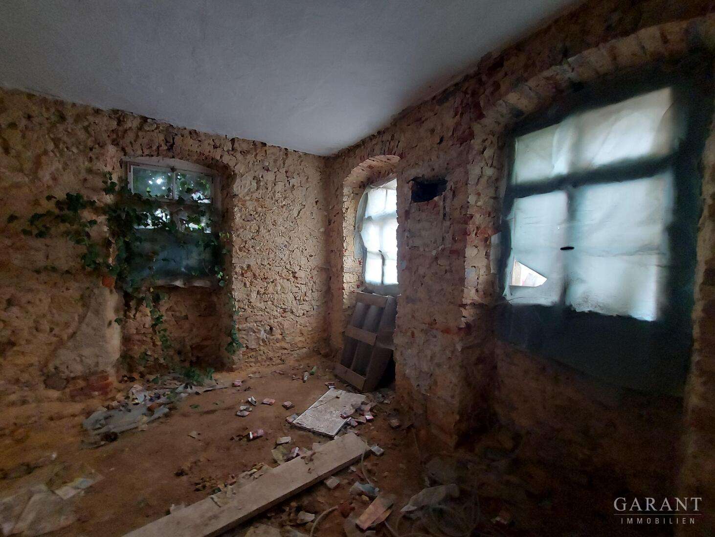 Sanierungsobjekt mit Denkmalschutz, Einfamilienhaus mit Ausbaupotenzial in Sulzbach-Rosenberg, Amberg Sulzbach Kreis – Bild 2