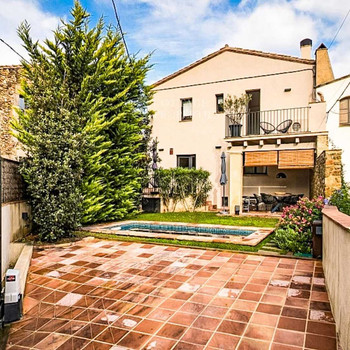 Luxusvilla zum Verkauf in Castell d'Empordà, Baix Empordà, Girona
