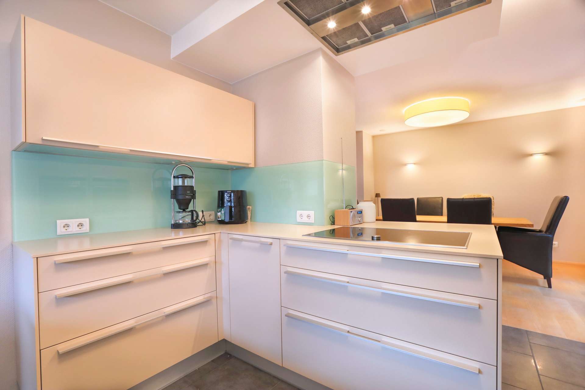 Immobilie in Hammersbach - Stilvoller Bungalow mit separater ELW, Doppelgarage & großem Grundstück - Bild 17