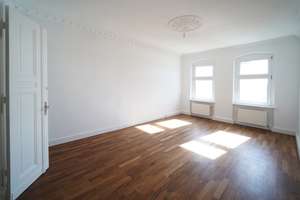 Licht, Raum & Lage: 5-Zimmer-Altbau zum Leben & Arbeiten über den Dächern von Prenzlauer Berg – Die vollständige Adresse der Immobilie erhältst du vom Anbieter., 10409 Prenzlauer Berg, Berlin – Vorschaubild 6