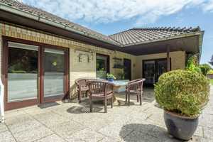 Winkelbungalow mit Poolhaus, PV-Anlage, neuer Wärmepumpe und großer Speditionshalle – Schleswig-Flensburg (Kreis) – Vorschaubild 9