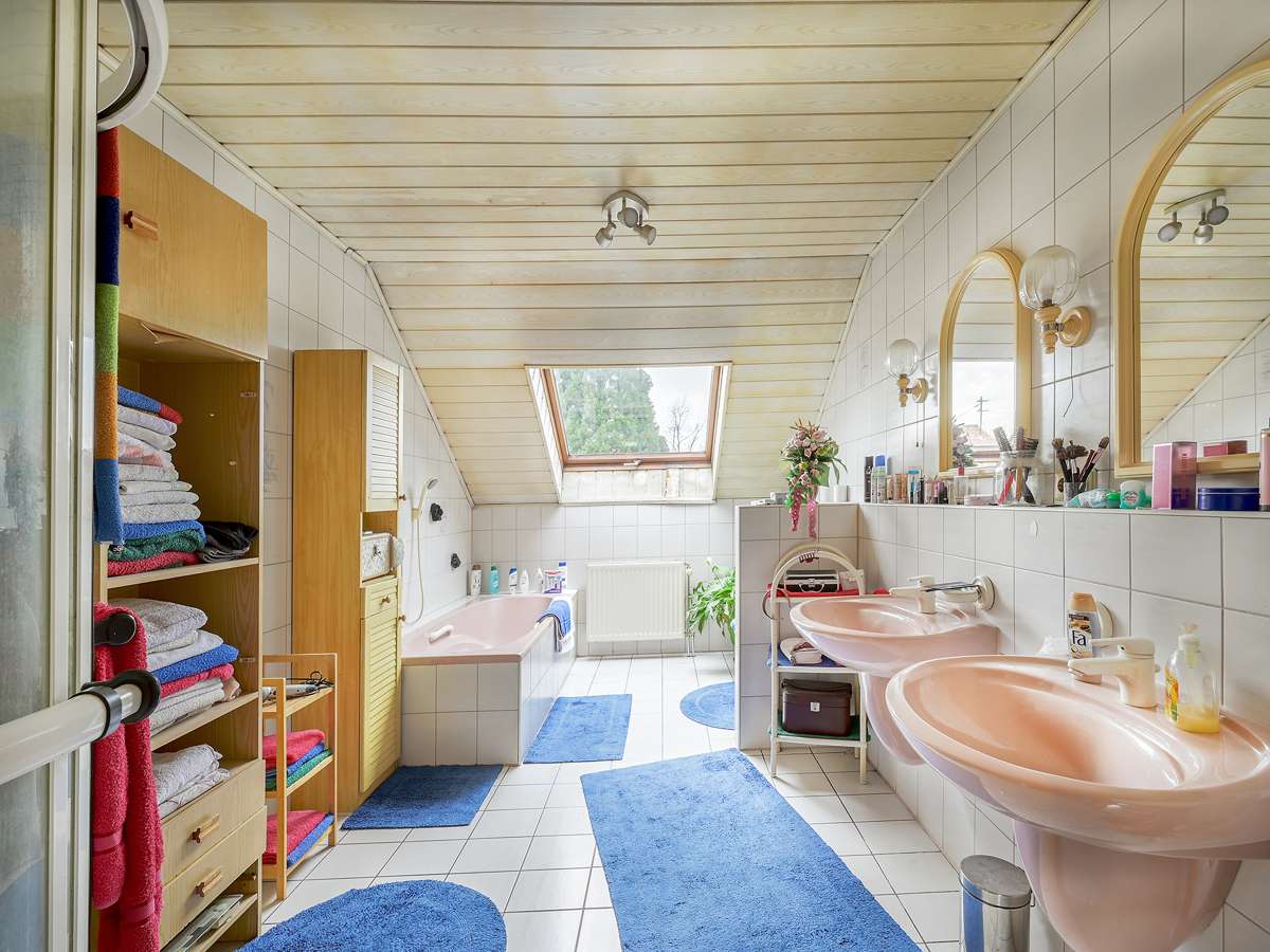 Immobilie in Marxzell - Familienfreundlich & ruhig: Einfamilienhaus mit Einliegerwohnung, Garten, Terrasse und Balkon - Bild 9