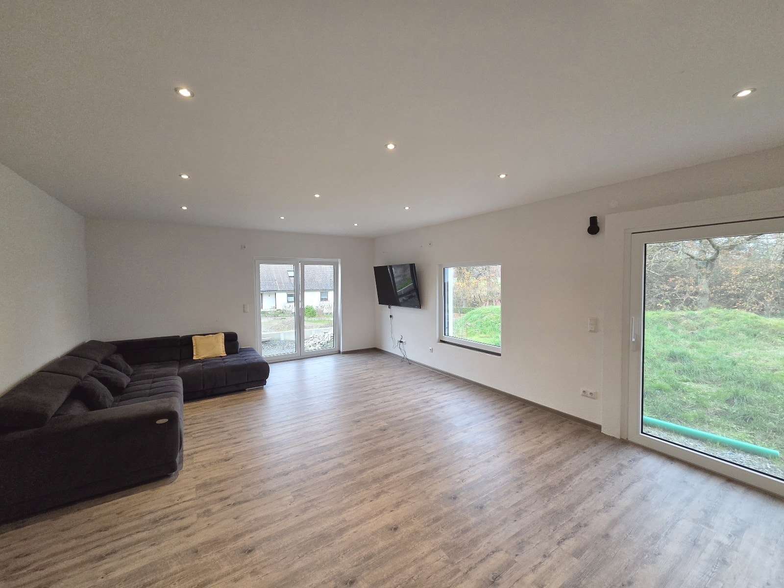 Immobilie in Rauhenebrach - Junges und großes EFH in ruhiger, sonniger Siedlungslage (Wfl. 220 m² / Grund 949 m²) mit Doppelg - Bild 17