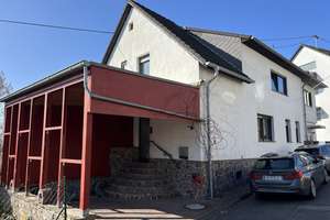 5,5% Rendite Zweifamilienhaus mit Potenzial in Koblenz-Niederberg zu verkaufen