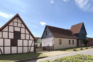 Gemütliches Fachwerk mit großem Garten – Die vollständige Adresse der Immobilie erhältst du vom Anbieter., 6343 Molmerswende – Vorschaubild 1