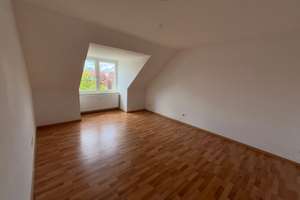 Helle 3-Zimmer-Dachgeschosswohnung mit Balkonblick in Hannover – Tresckowstraße 183, 30457 Wettbergen, Hannover – Vorschaubild 7