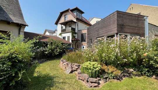 Bild von Liebevoll saniertes Backsteinhaus mit modernem Anbau, Naturgarten & SmartHome im „Goldenen Dorf"